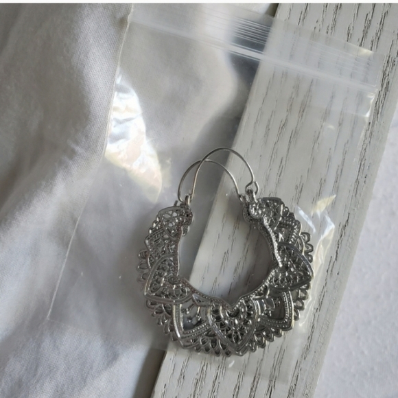 New Boho Silver Hoop Earrings - Picture 6 of 6